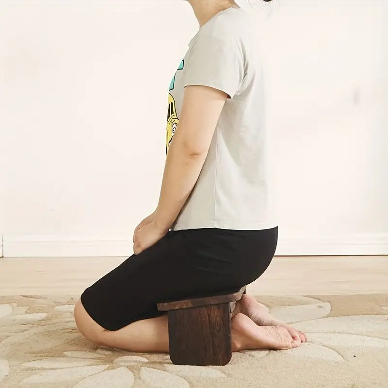 NNETM A folding yoga meditation bench supports deep inner peace